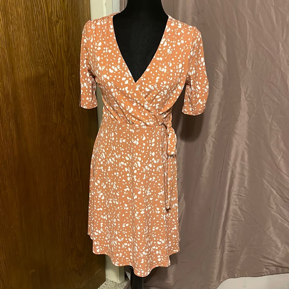 Gilli NWT faux wrap dress,bust measures 15 ins